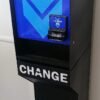 hanger sau schimbator de jetoane folosit pentru schimbul de bancnote  în jetoane profilate. Destinat pentru diferite activitati cum ar fi zona de jocuri, spalatorii self-service sau alte activitati cu echipamente care folosec jetoane.