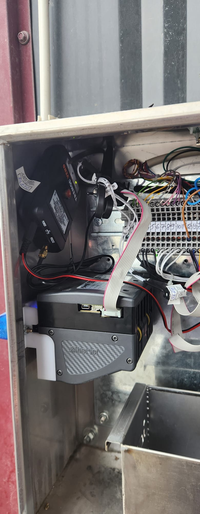 Fiscalizare spalatorii auto cu acceptatoare Alberici pe rampa si aspiratoare